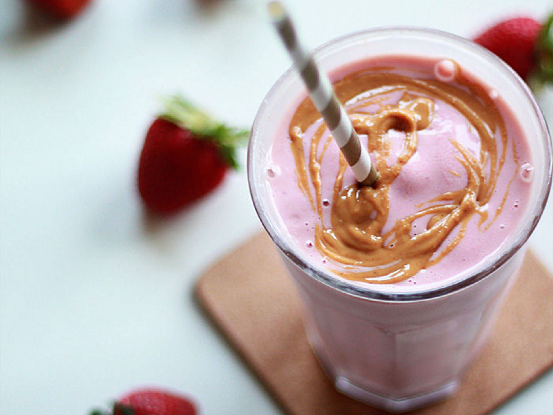 Γρήγορες και εύκολες συνταγές πρωτεϊνικού shake: Peanut Butter and jelly Protein Shake
